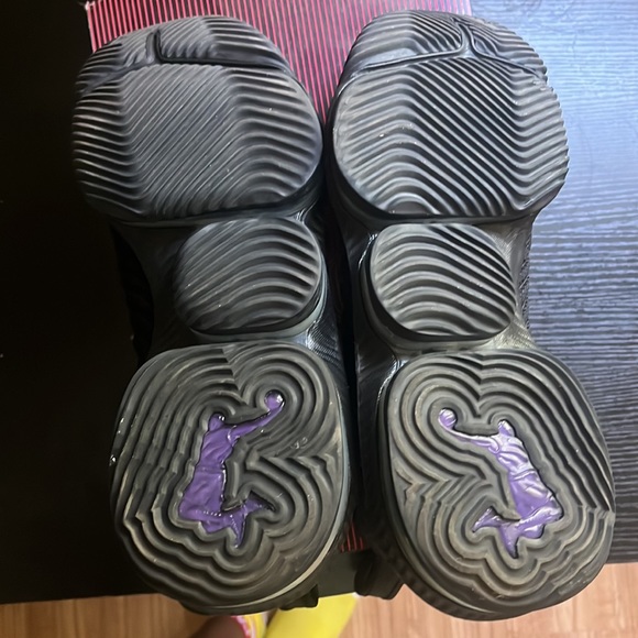 Lebron 16